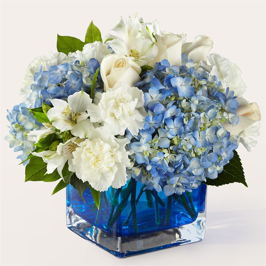 Soothing Waters Bouquet – SHASTA DAISY'S FLORIST & BOUTIQUE, Mobile AL