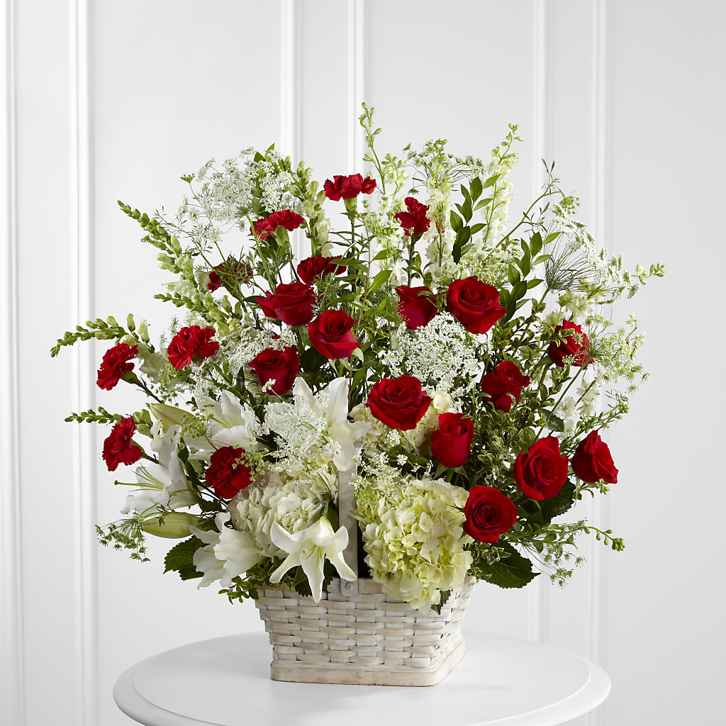 In Loving Memory Arrangement – SHASTA DAISY'S FLORIST & BOUTIQUE, Mobile AL