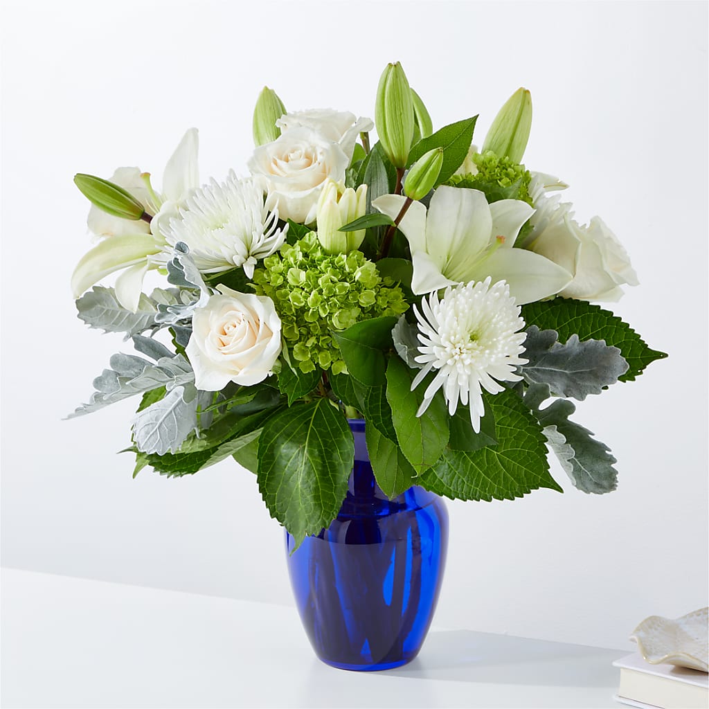 Snowy Dreams Bouquet – SHASTA DAISY'S FLORIST & BOUTIQUE, Mobile AL