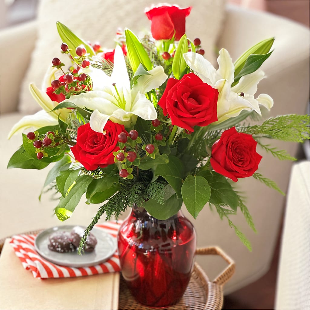 Evergreen Delight Bouquet – SHASTA DAISY'S FLORIST & BOUTIQUE, Mobile AL