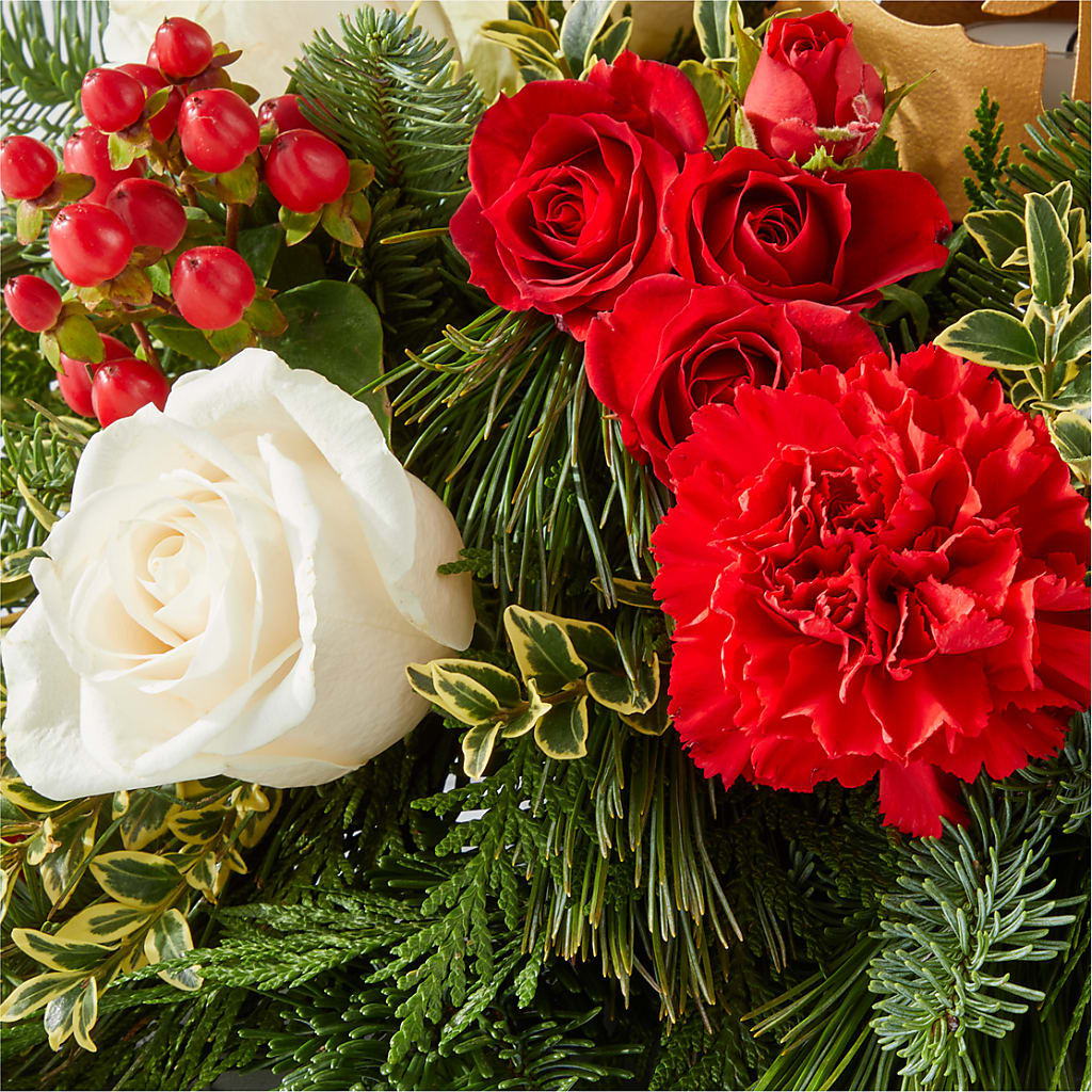 December Dreams Centerpiece – SHASTA DAISY'S FLORIST & BOUTIQUE, Mobile AL
