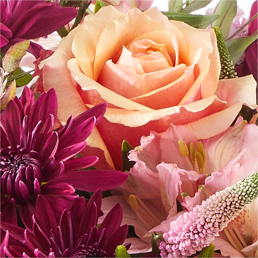 Berry Cobbler Bouquet – SHASTA DAISY'S FLORIST & BOUTIQUE, Mobile AL